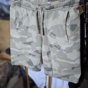 Nike shorts silver camo